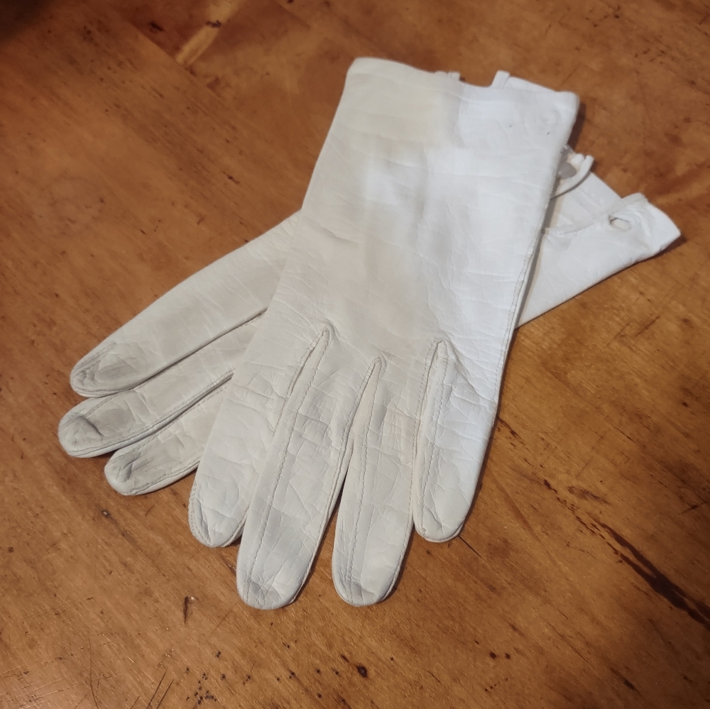 Vintage Elegant White Leather Gloves Small